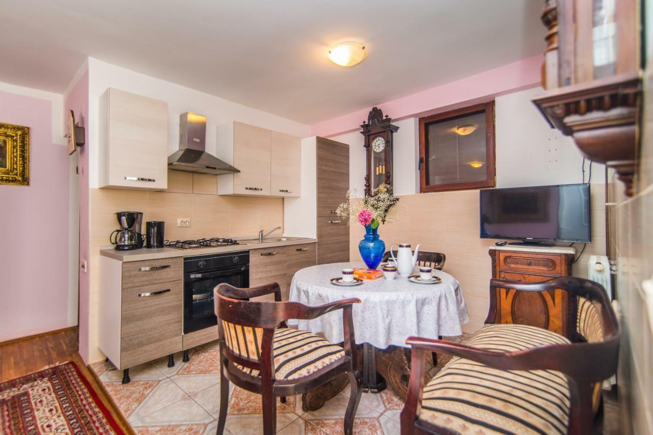 Apartmani Marina Poreč Buitenkant foto