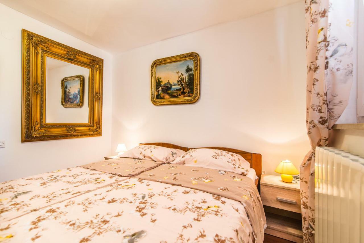 Apartmani Marina Poreč Buitenkant foto
