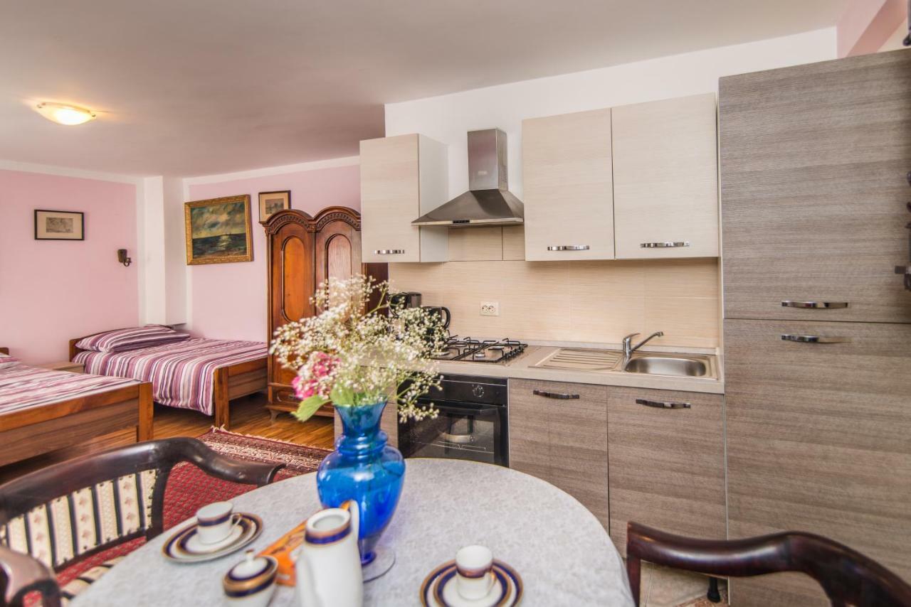 Apartmani Marina Poreč Buitenkant foto